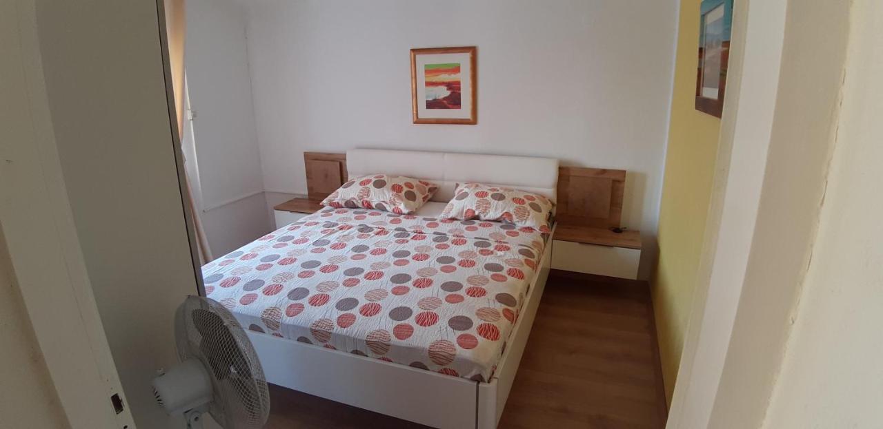 Apartman Jopa Pag Town Exterior photo